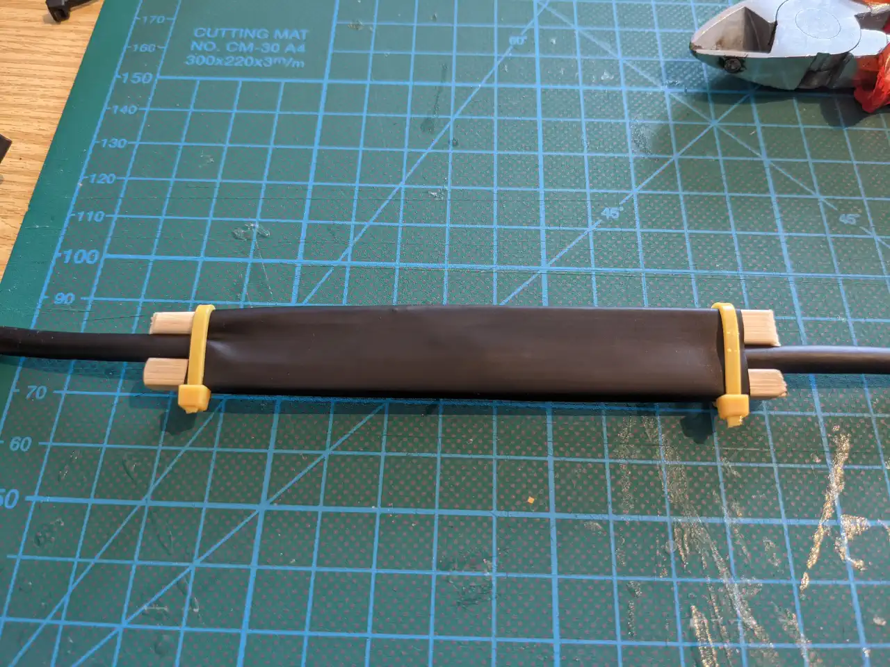 The cable with added cable ties